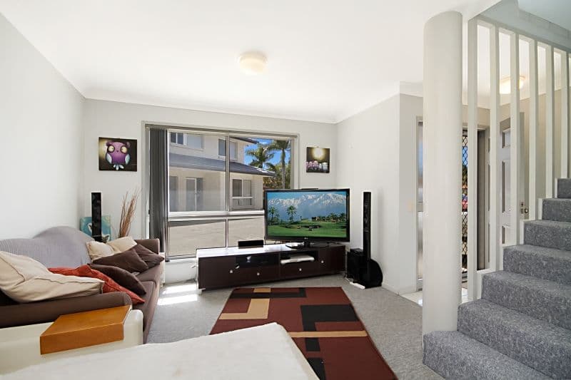 270 Christine Avenue, VARSITY LAKES QLD 4227, Varsity Lakes - Thumbnail 2
