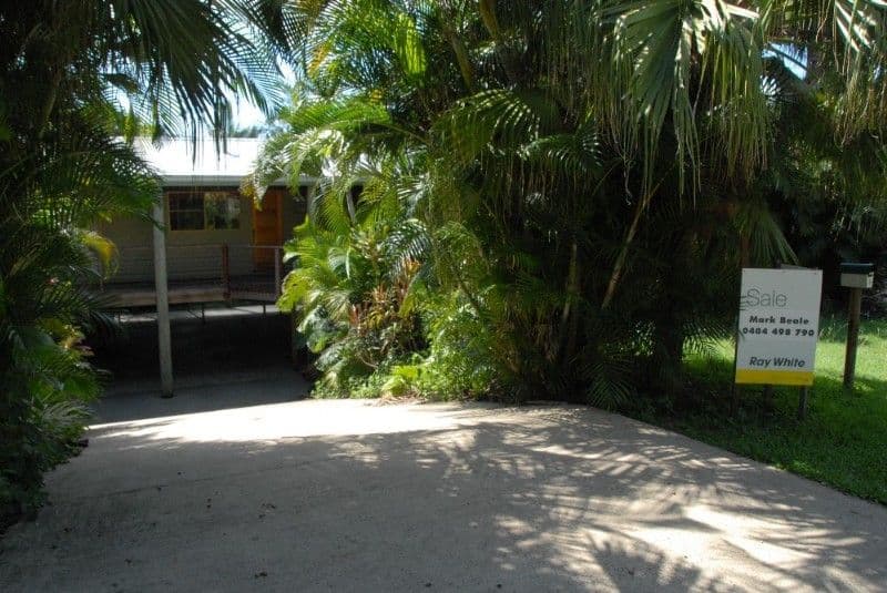6 Country Road, CANNONVALE QLD 4802, Cannonvale - Image 1