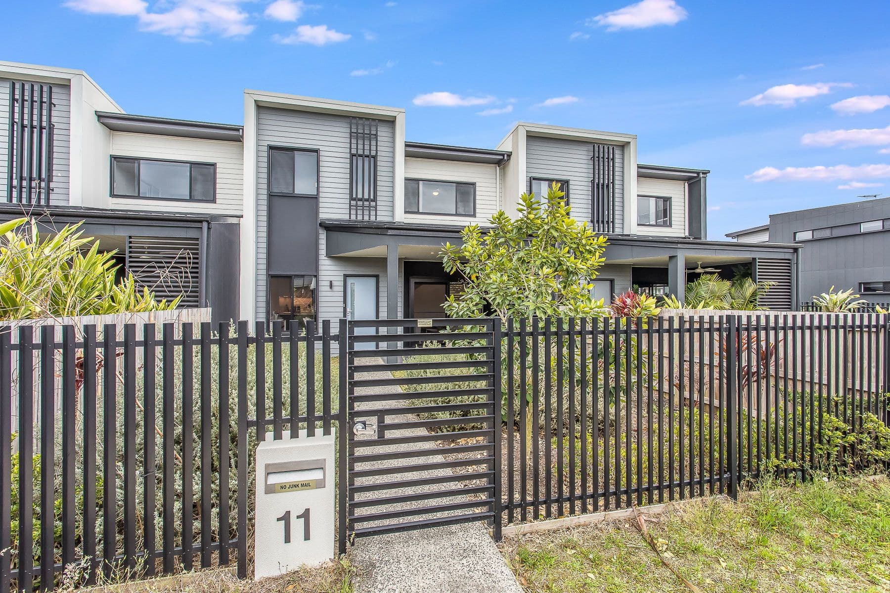 11 Tasmania Avenue, Newport QLD 4020, Newport - Thumbnail 2