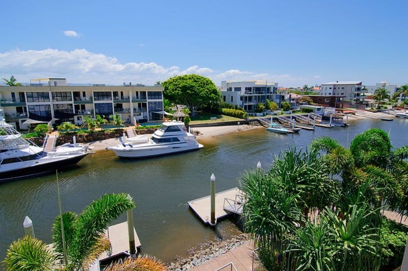 36 Oatland Esplanade, RUNAWAY BAY QLD 4216, Runaway Bay - Thumbnail 2