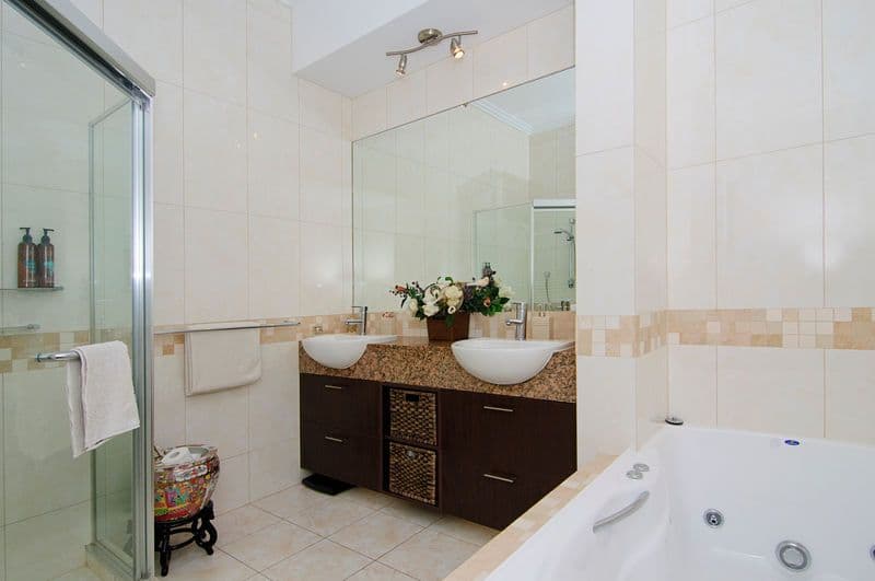36 Oatland Esplanade, RUNAWAY BAY QLD 4216, Runaway Bay - Thumbnail 8