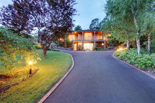 2 Delmont Court, MOOROOLBARK VIC 3138, Mooroolbark - Thumbnail 2