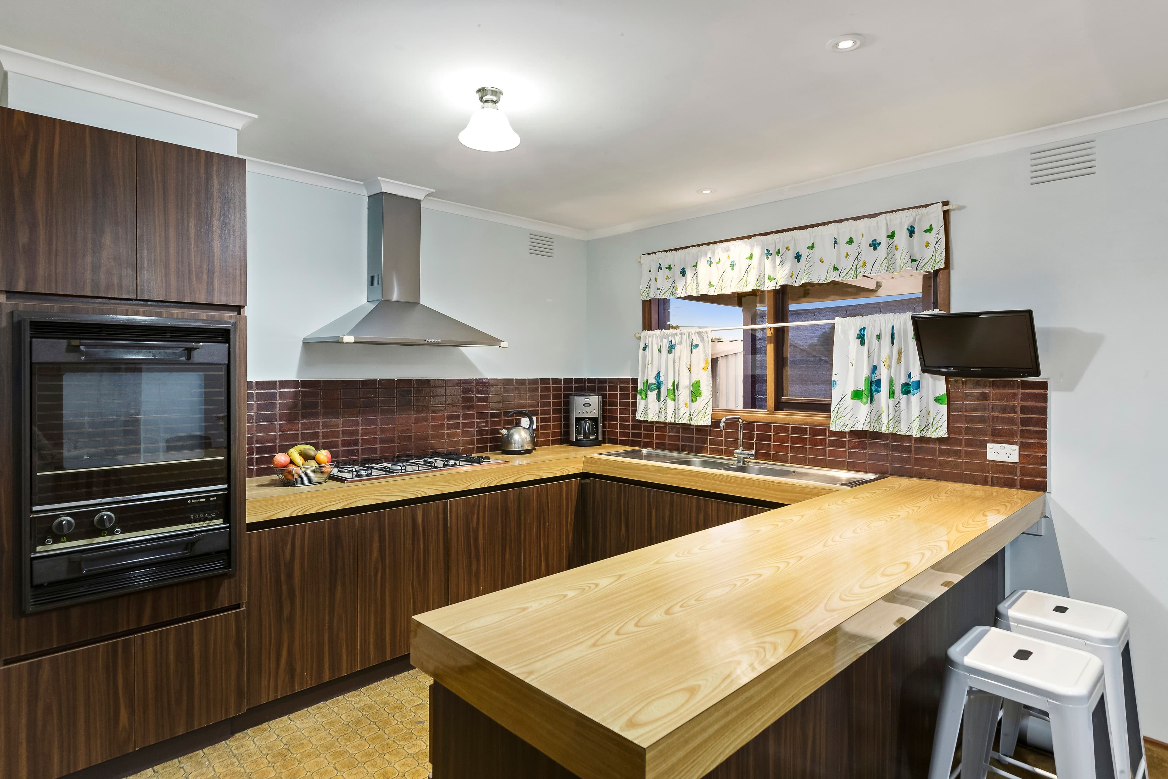 3 Glenelg Drive, Clayton South VIC 3169, Clayton South - Thumbnail 2