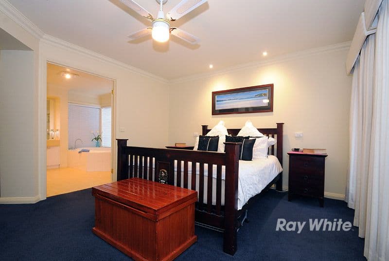 2 Purbeck Place, Narre Warren South VIC 3805, Narre Warren South - Thumbnail 2