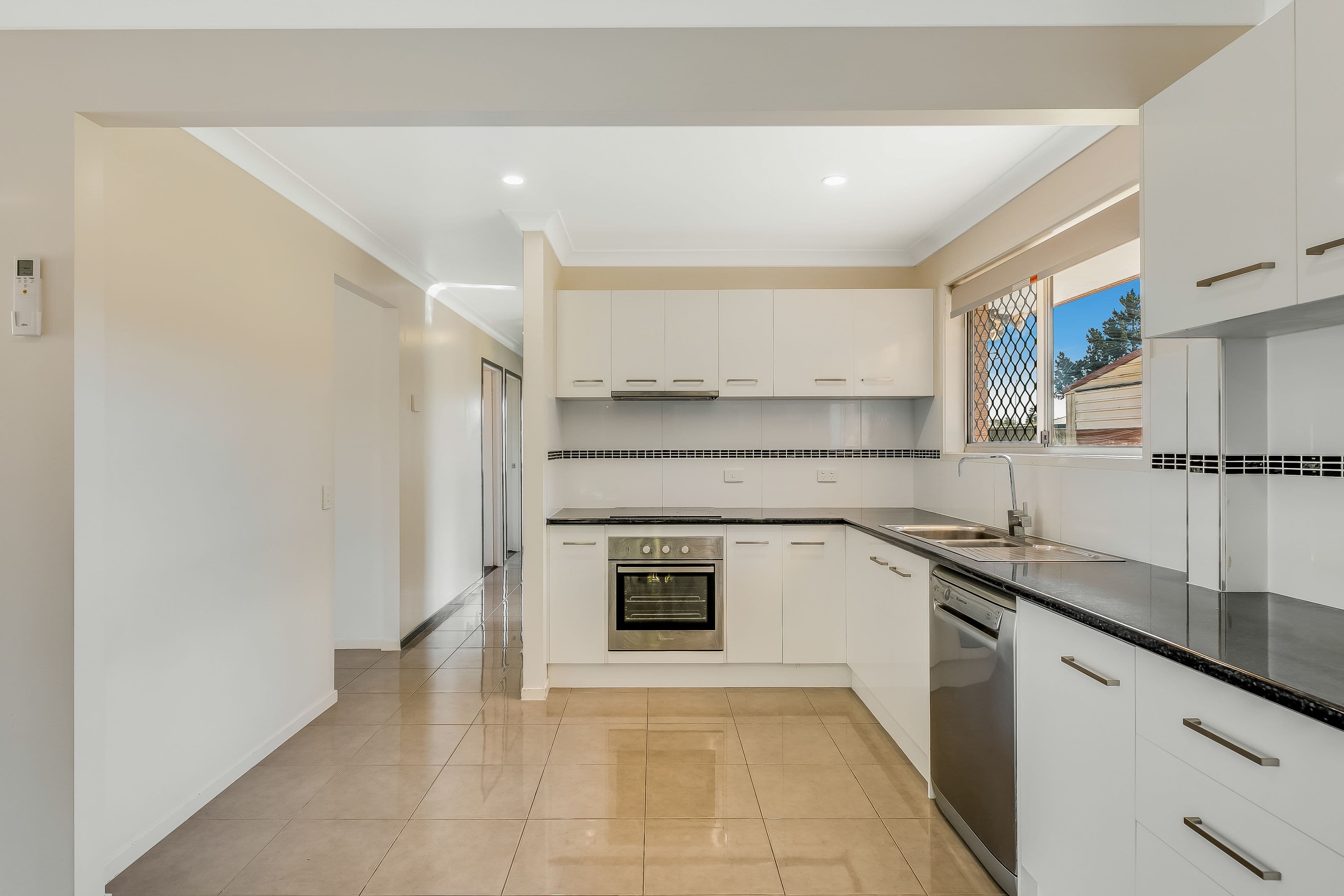 27 Lindberg Street, Wilsonton QLD 4350, Wilsonton - Thumbnail 4