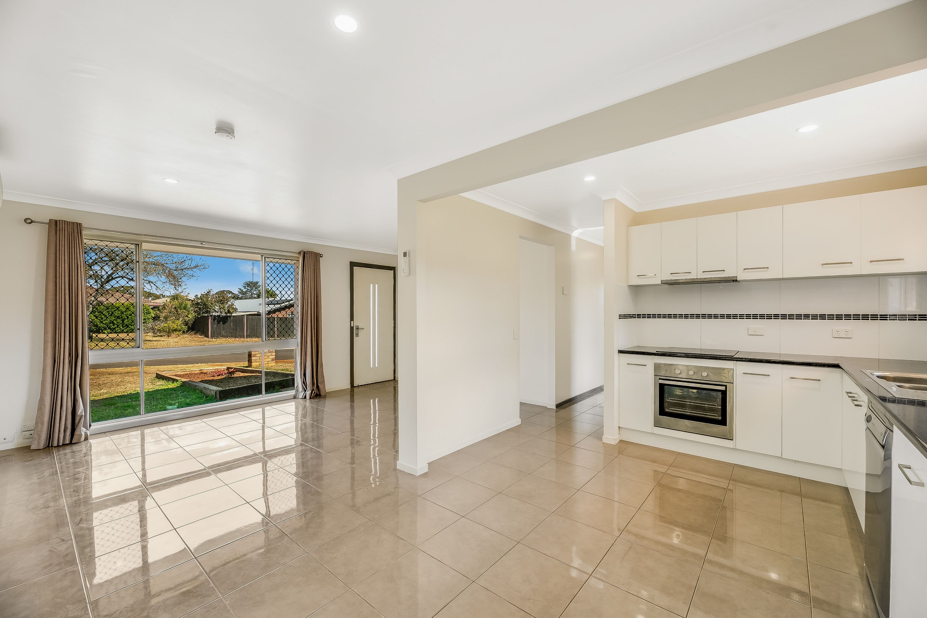 27 Lindberg Street, Wilsonton QLD 4350, Wilsonton - Thumbnail 5
