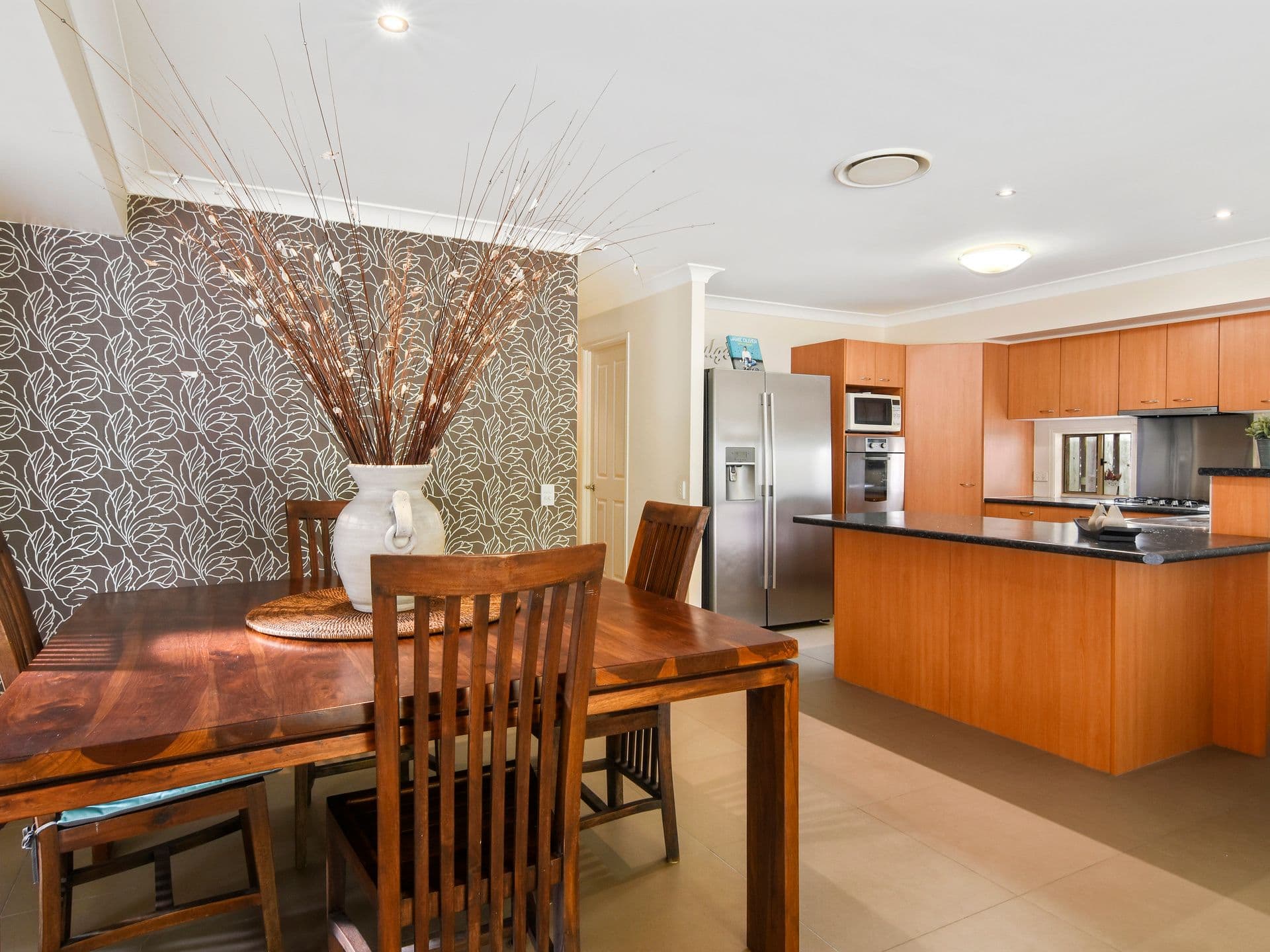 8 Breynia Court, Elanora QLD 4221, Elanora - Thumbnail 4