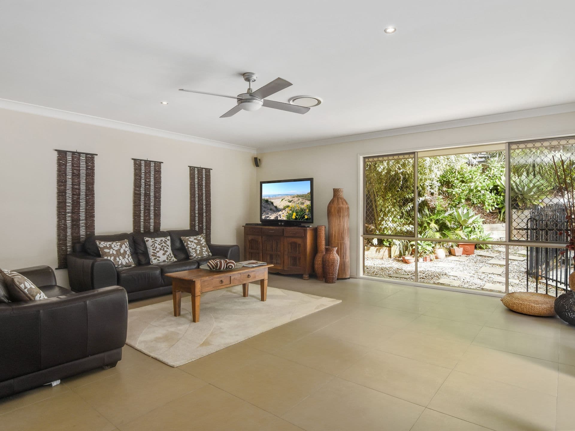 8 Breynia Court, Elanora QLD 4221, Elanora - Thumbnail 6