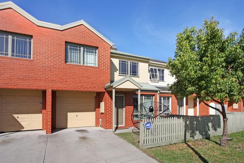 5 Crown Close, OAKLEIGH EAST VIC 3166, Oakleigh East - Image 1