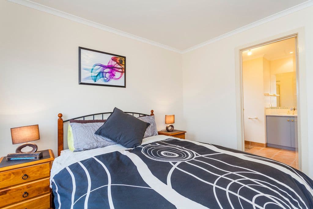 16 Ghazeepore Road, WAURN PONDS VIC 3216, Waurn Ponds - Thumbnail 7