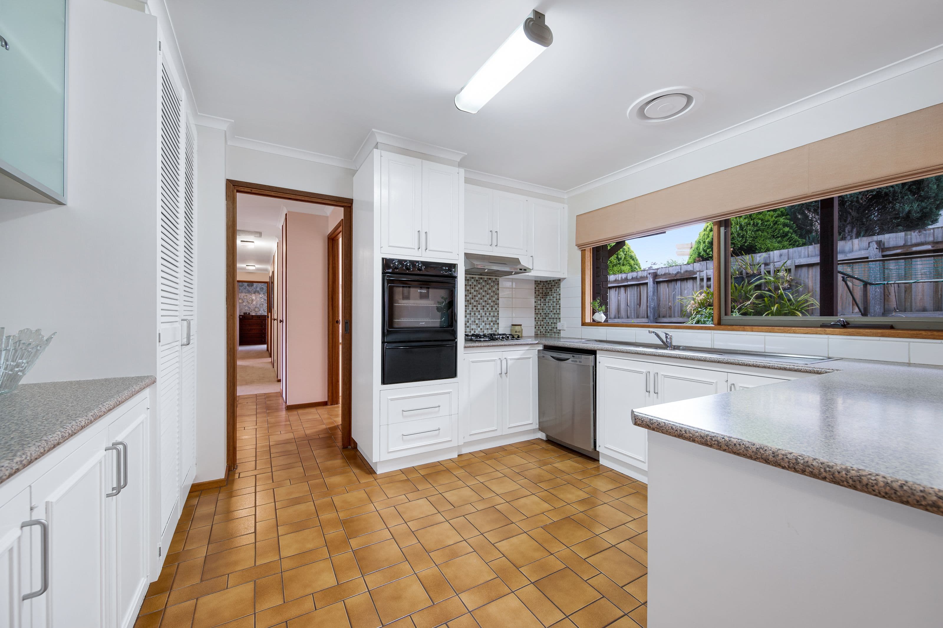 13 Renmark Court, Vermont South VIC 3133, Vermont South - Thumbnail 3