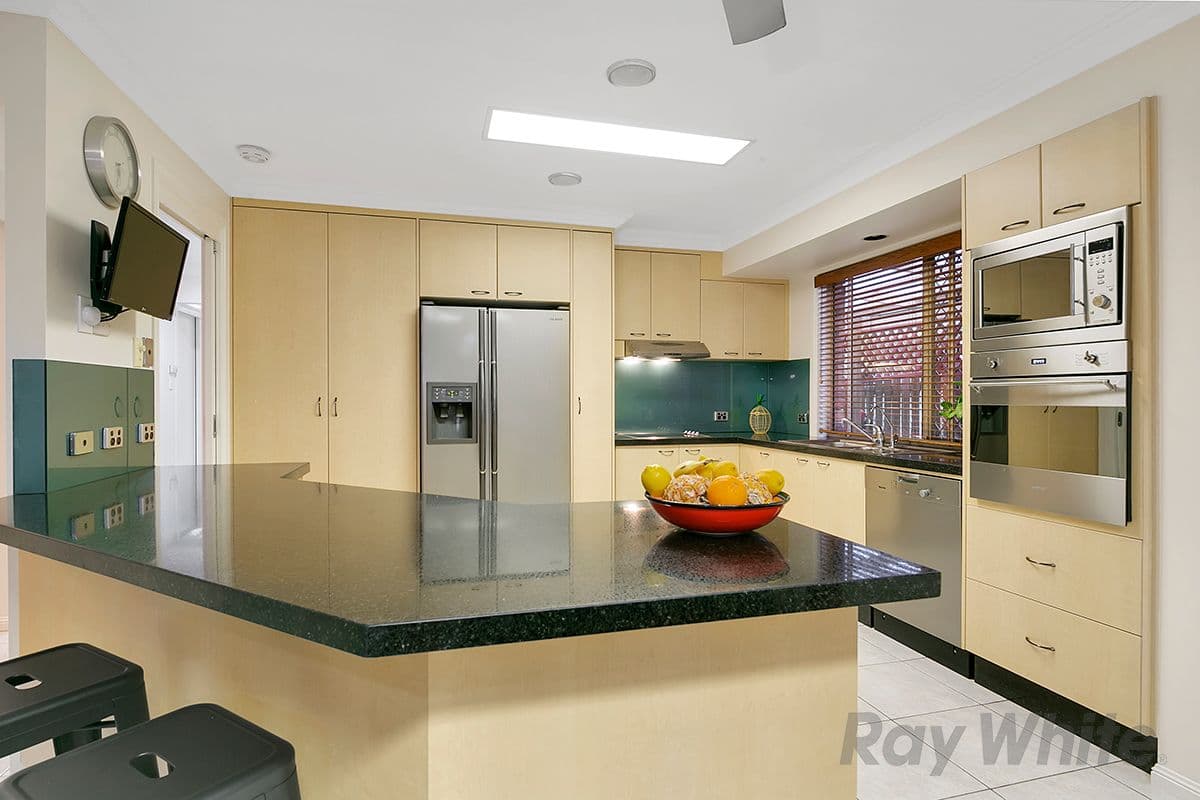 10 Gangar Close, Eight Mile Plains QLD 4113, Eight Mile Plains - Thumbnail 2