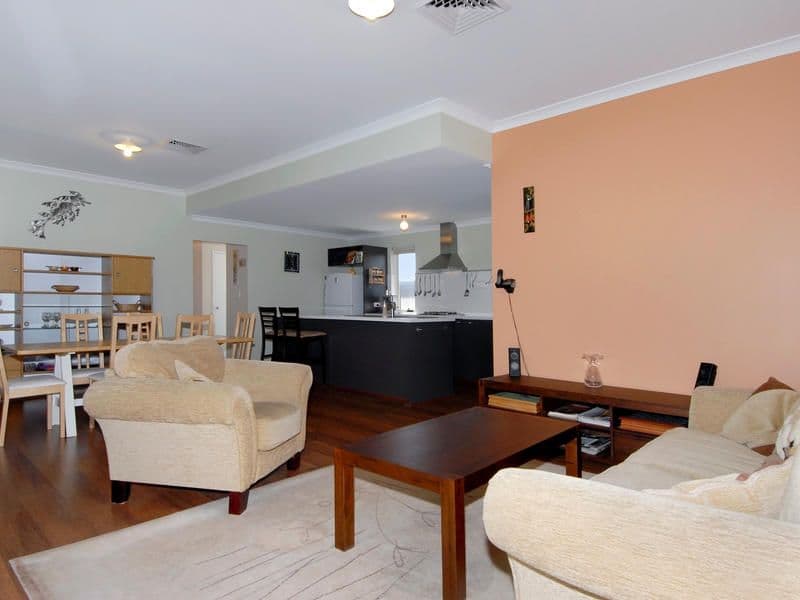 22 Corymbia Green, BALDIVIS WA 6171, Baldivis - Thumbnail 3