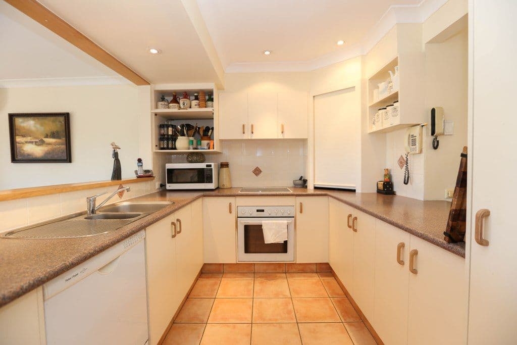 49 Hooker Boulevard, BROADBEACH WATERS QLD 4218, Broadbeach Waters - Thumbnail 6