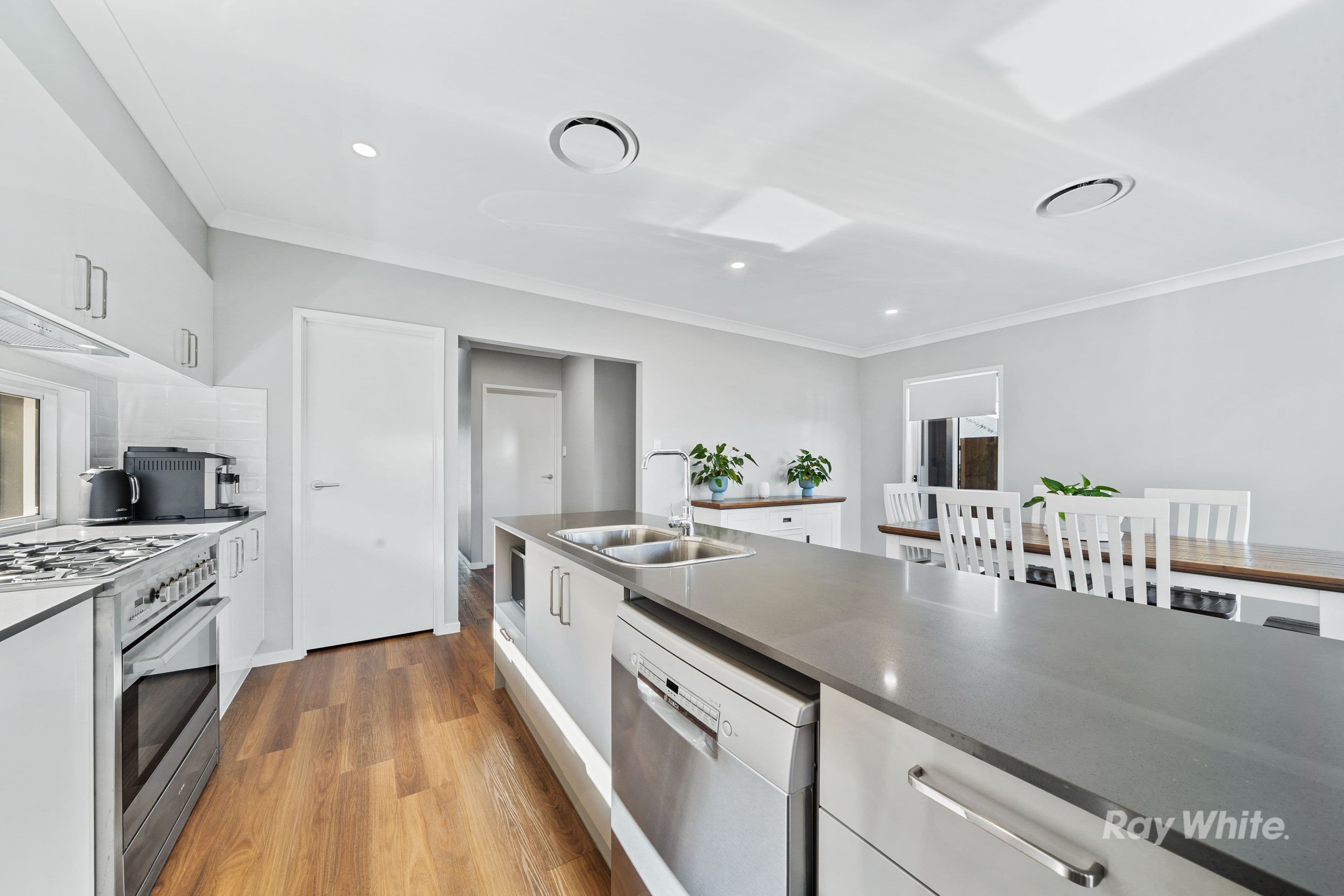 4 Teal Circuit, Greenbank QLD 4124, Greenbank - Thumbnail 2