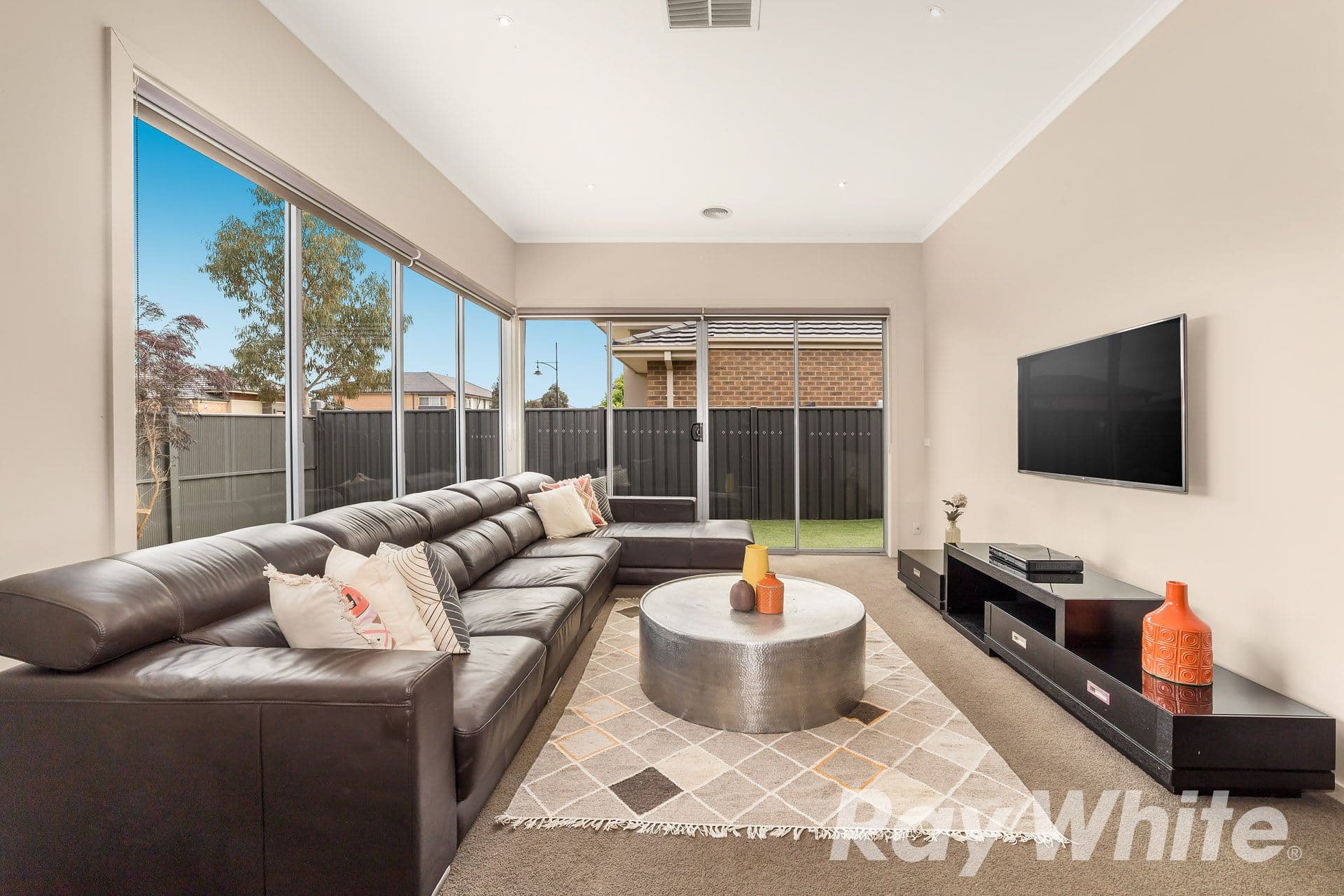 17 Conelly Way, South Morang VIC 3752, South Morang - Thumbnail 2