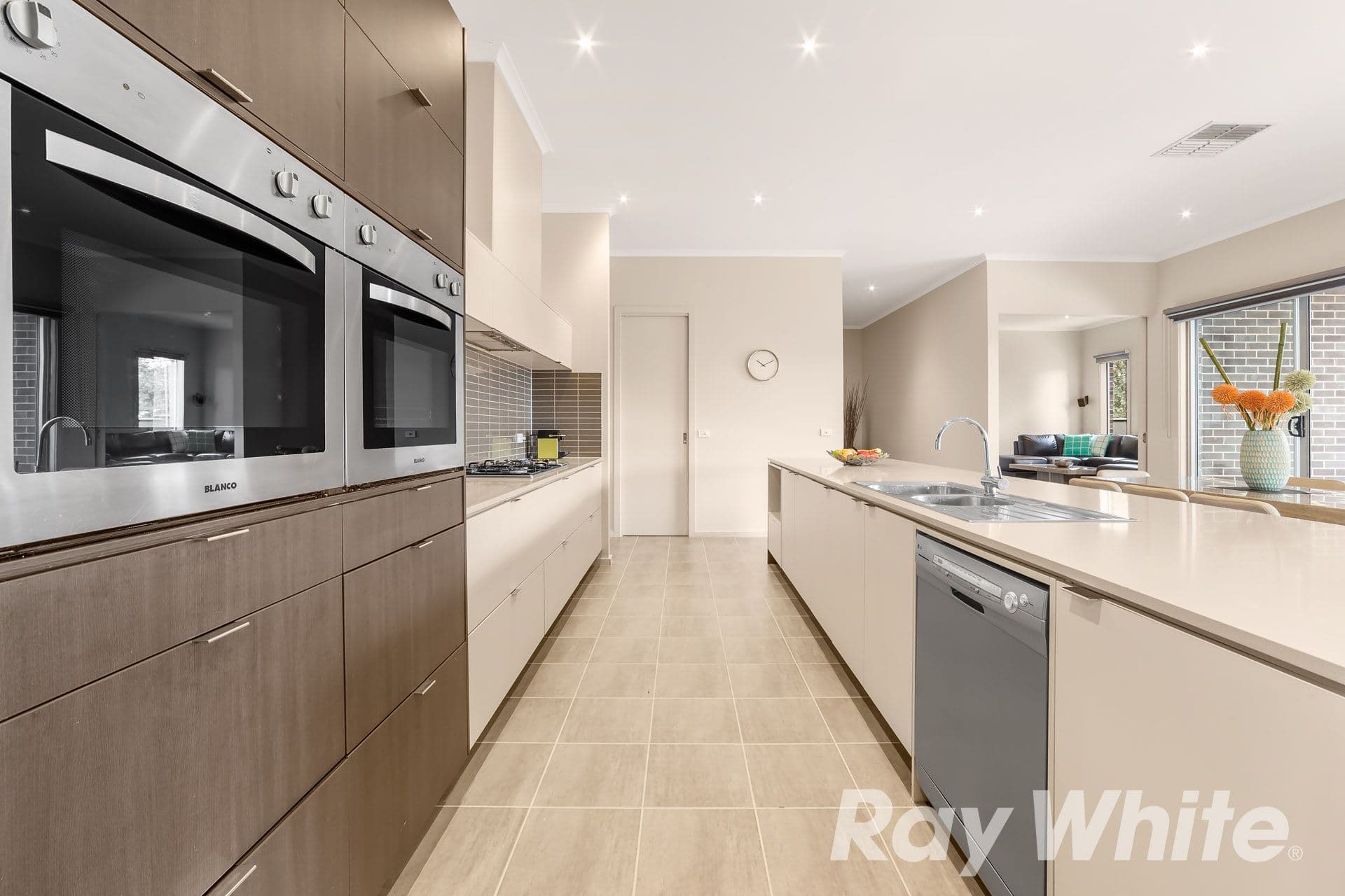 17 Conelly Way, South Morang VIC 3752, South Morang - Thumbnail 3