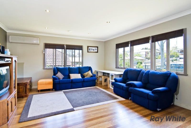 121 Hurdcotte Street, GAYTHORNE QLD 4051, Gaythorne - Thumbnail 2