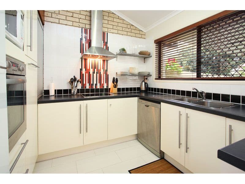 38 Lani Street, WISHART QLD 4122, Wishart - Thumbnail 2