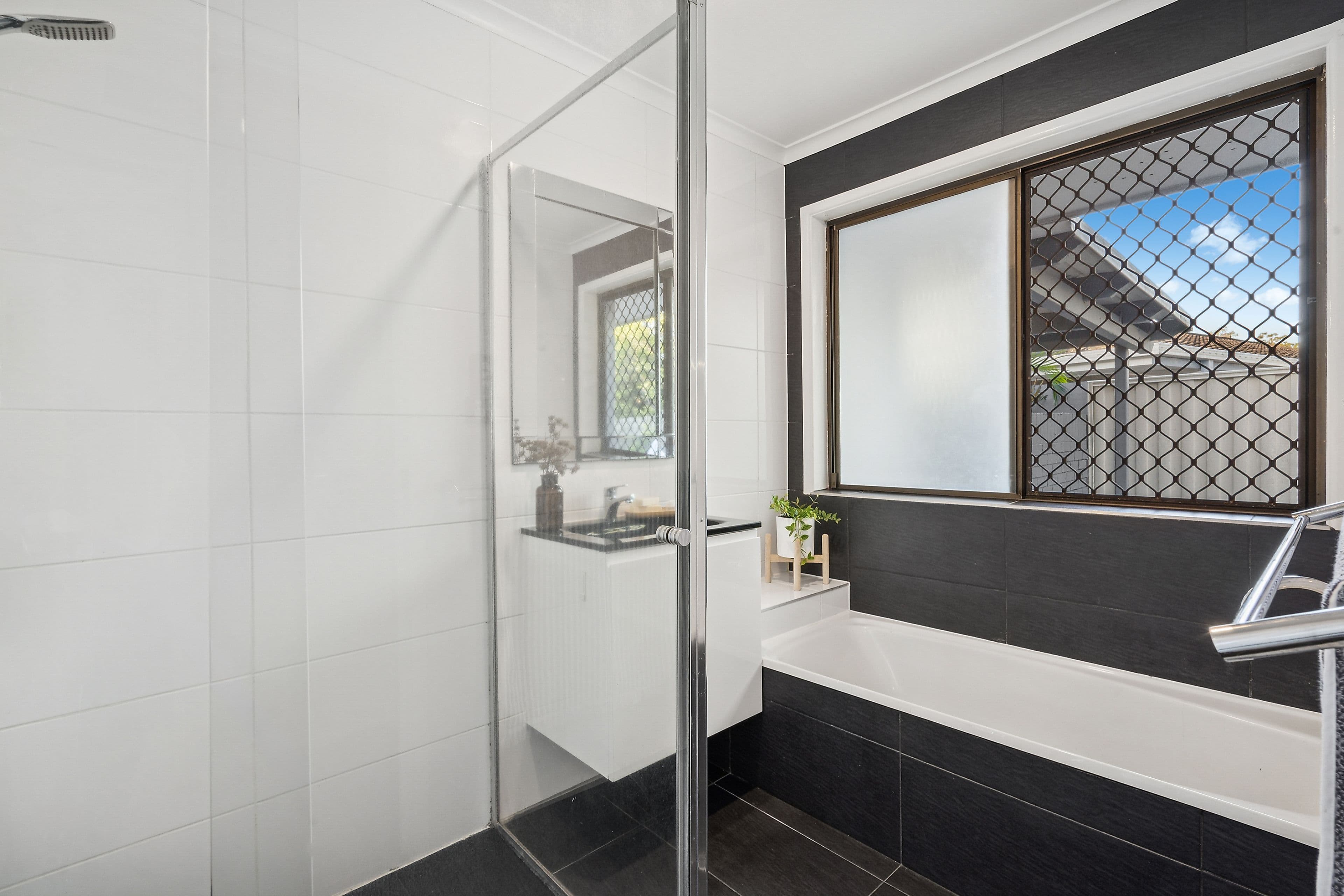 8 Craig Street, Everton Hills QLD 4053, Everton Hills - Thumbnail 8