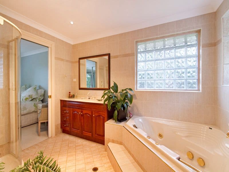 10 Gambier Avenue, SANDY POINT NSW 2172, Sandy Point - Thumbnail 5