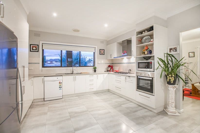 90 Lawley Street, Reservoir VIC 3073, Reservoir - Thumbnail 3