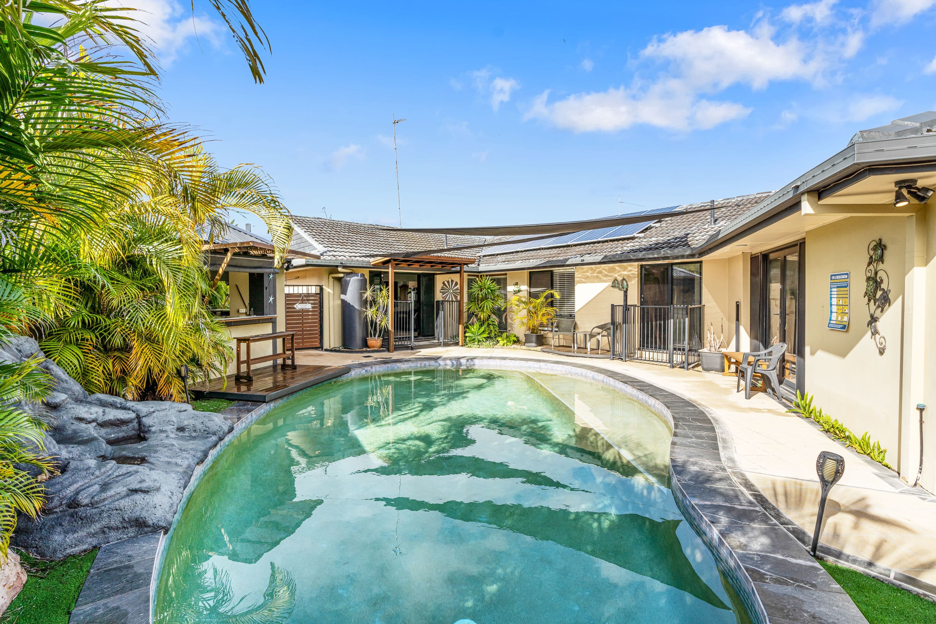 46 Dunkeith Avenue, Benowa QLD 4217, Benowa - Thumbnail 2