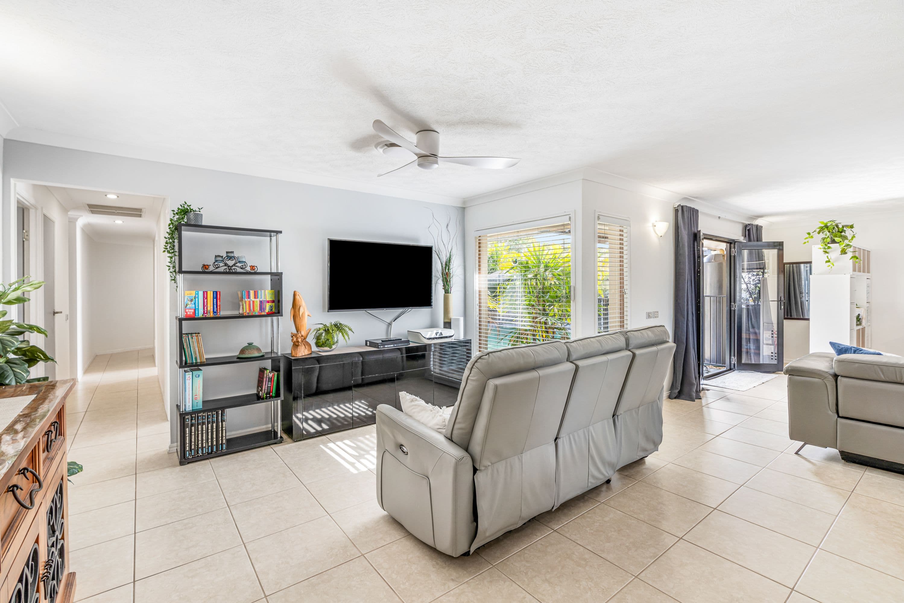 46 Dunkeith Avenue, Benowa QLD 4217, Benowa - Thumbnail 5