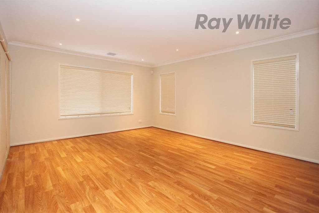 14 Pier Way, POINT COOK VIC 3030, Point Cook - Thumbnail 8