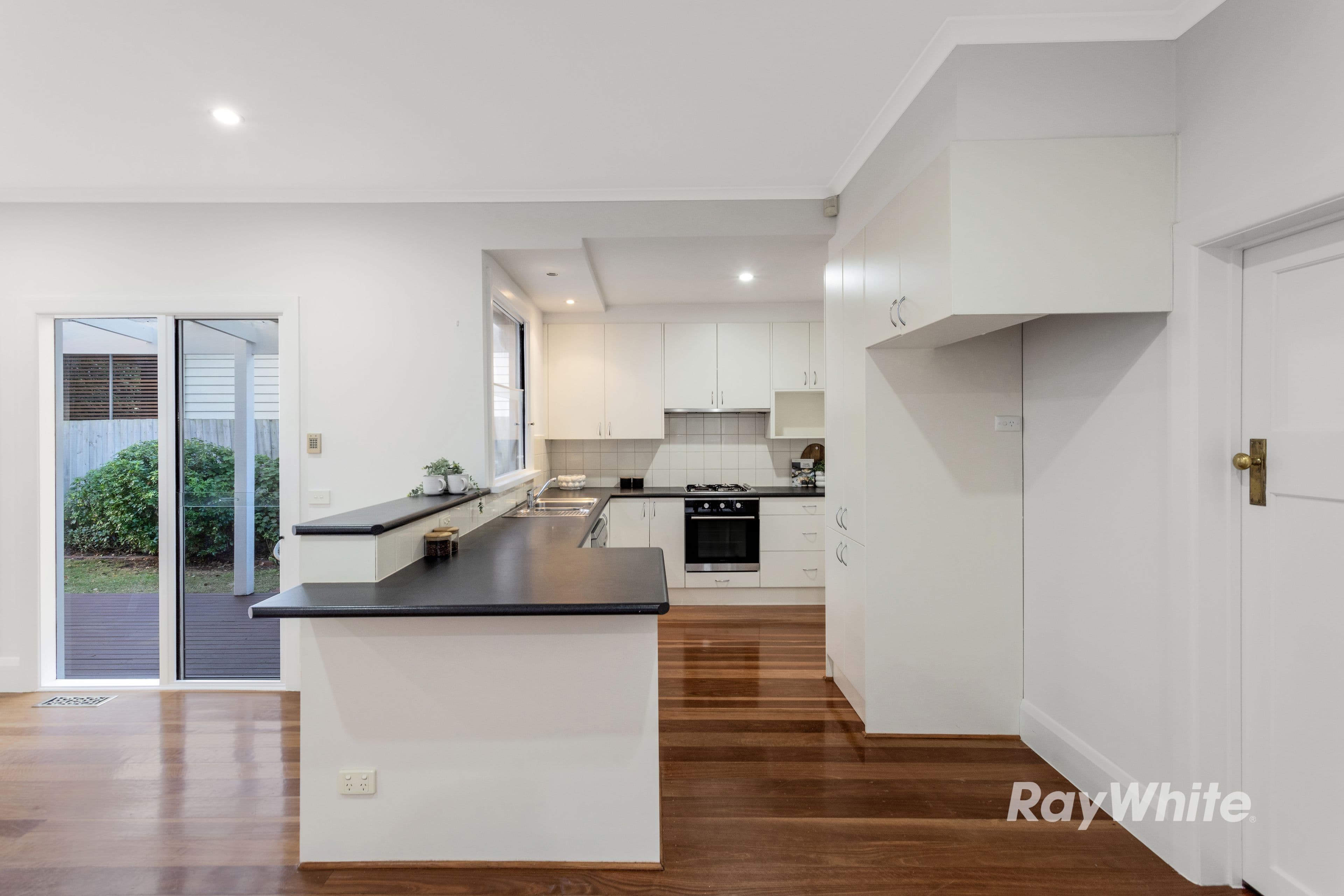 67 Elliott Avenue, Carnegie VIC 3163, Carnegie - Thumbnail 4