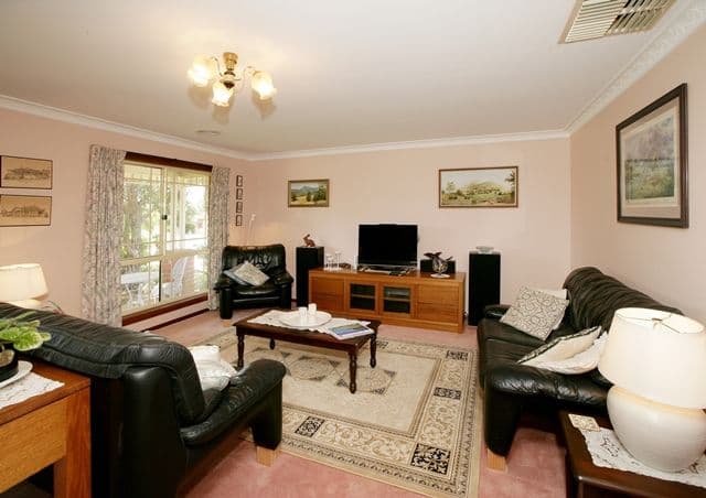 4 Shiralee Place, Estella NSW 2650, Estella - Thumbnail 2