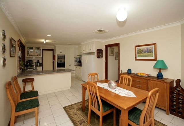 4 Shiralee Place, Estella NSW 2650, Estella - Thumbnail 4