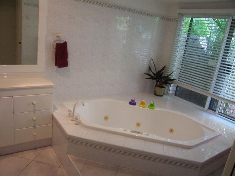 16 Kirkconell Street, BEACONSFIELD QLD 4740, Beaconsfield - Thumbnail 4