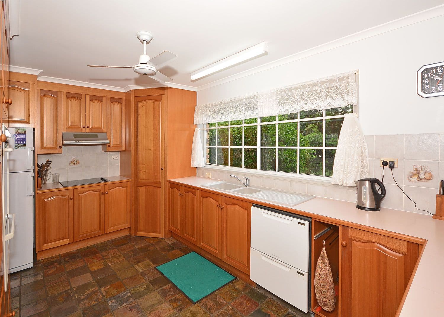 50 Kathleen Crescent, Wondunna QLD 4655, Wondunna - Thumbnail 2