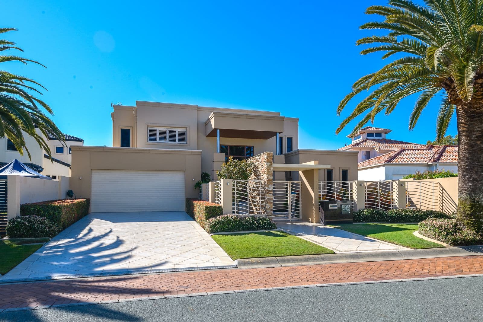 18 King Charles Drive, Sovereign Islands QLD 4216, Sovereign Islands - Image 1