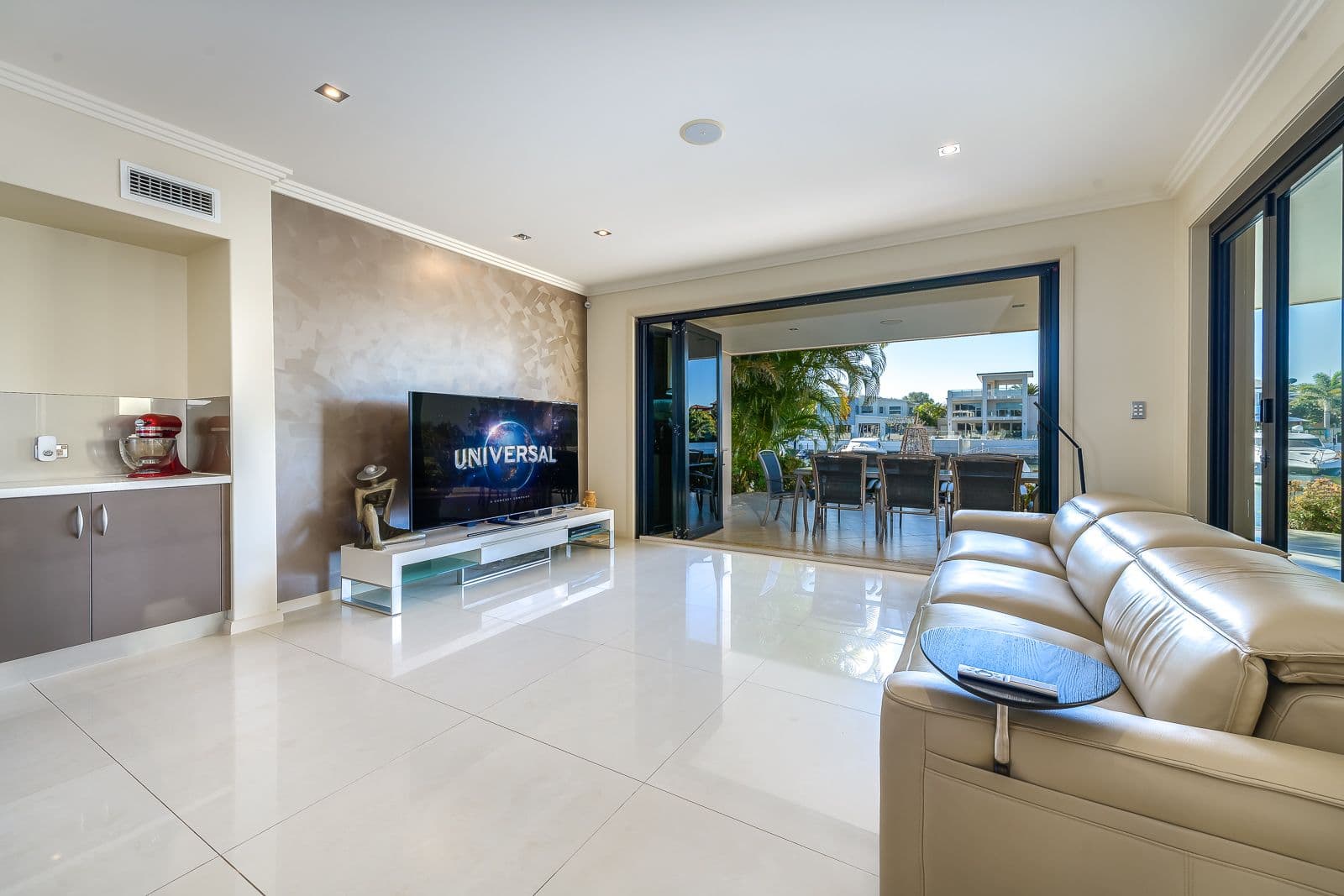 18 King Charles Drive, Sovereign Islands QLD 4216, Sovereign Islands - Thumbnail 8