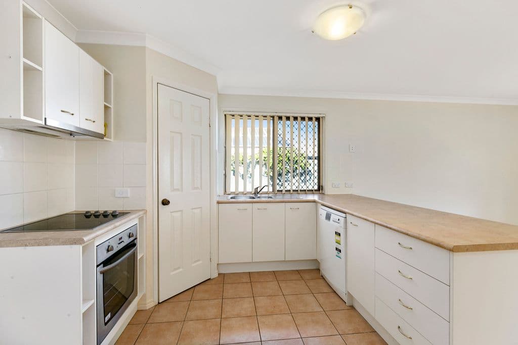 11 Anchor Place, Redland Bay QLD 4165, Redland Bay - Thumbnail 4