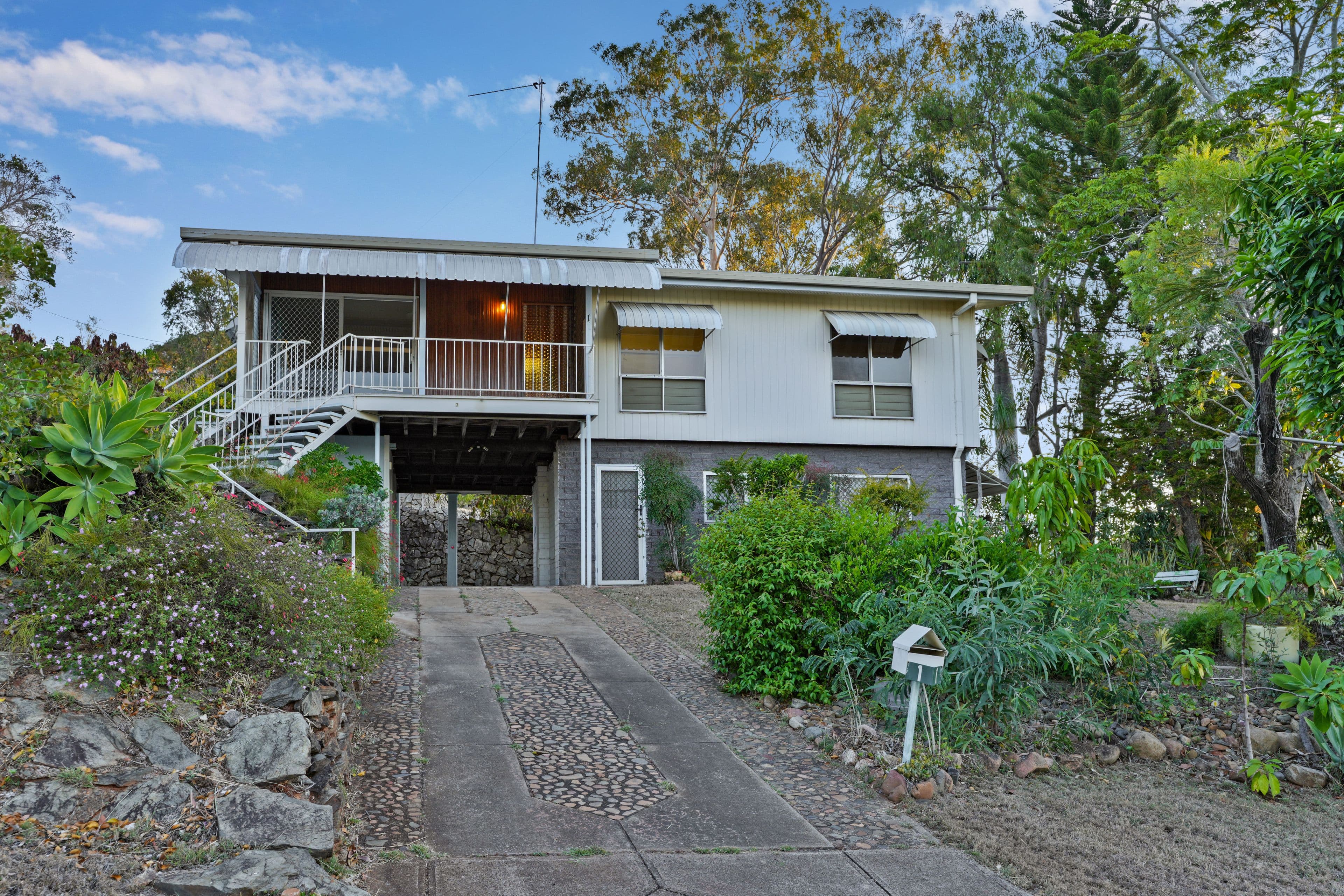 1 Curtis Street, West Gladstone QLD 4680, West Gladstone - Image 1