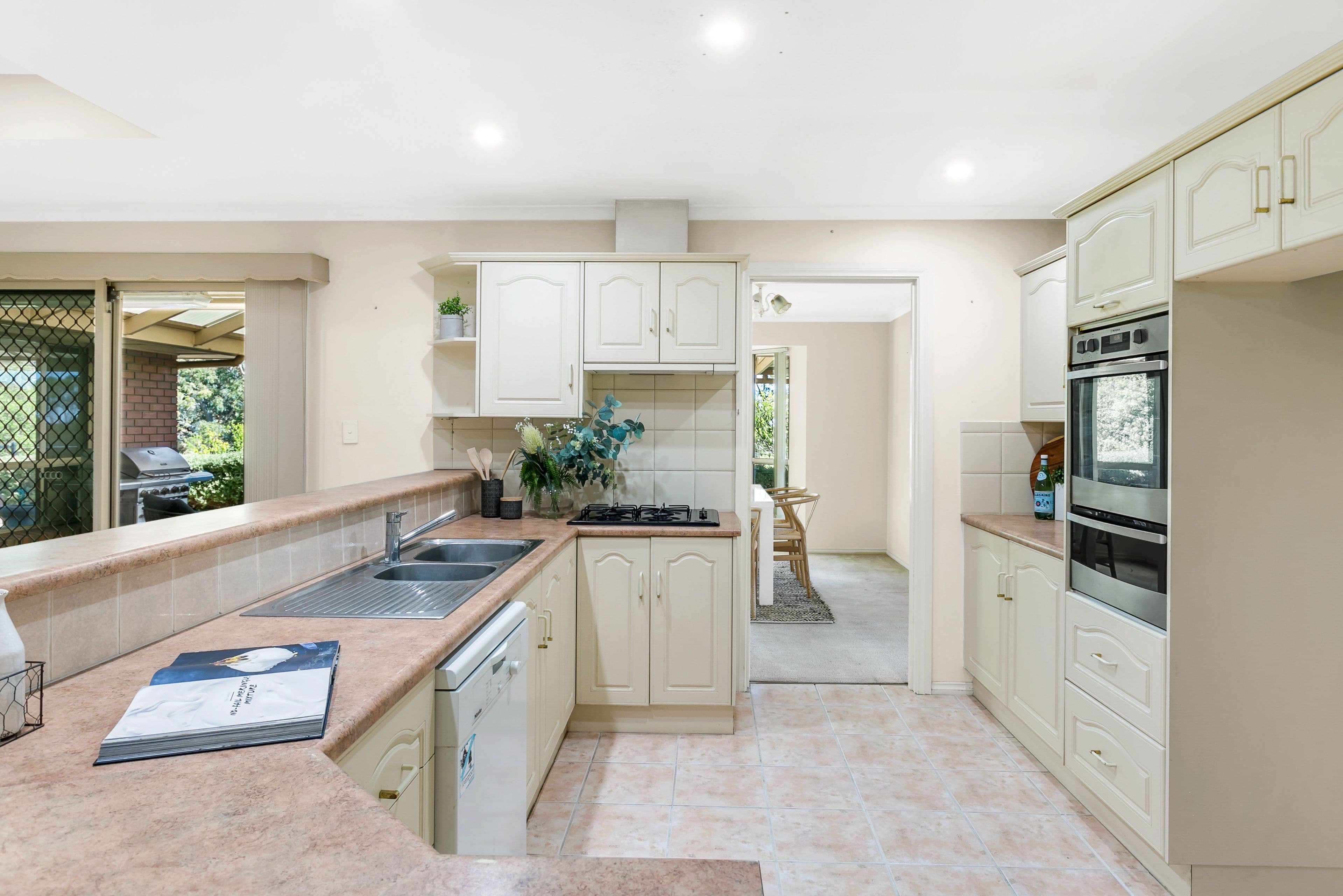 42 The Oaks Parade, Aberfoyle Park SA 5159, Aberfoyle Park - Thumbnail 4
