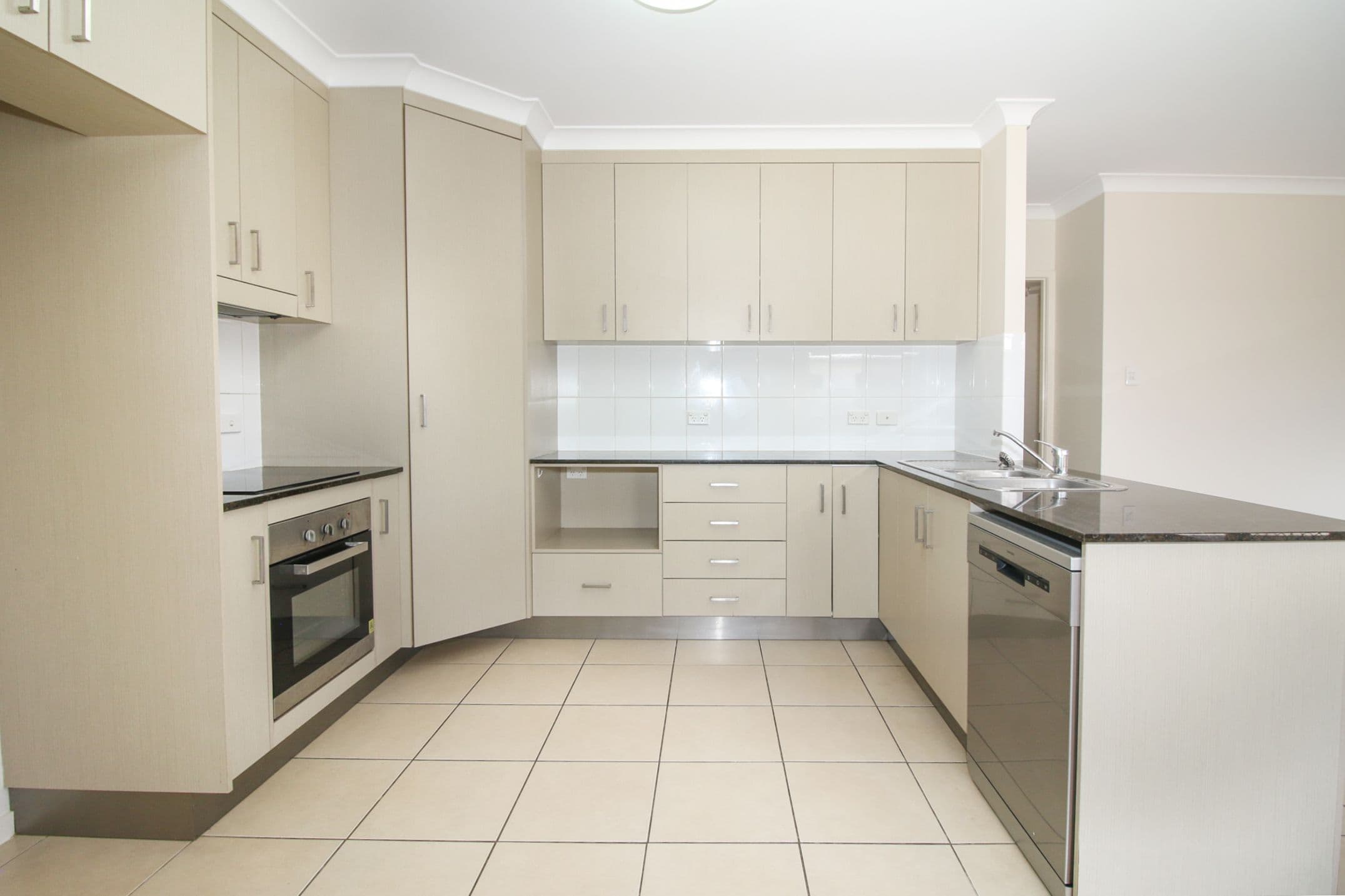 15 Garrison Court, Mount Louisa QLD 4814, Mount Louisa - Thumbnail 3