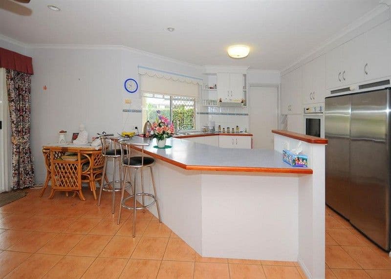4 Stevens Close, KAWUNGAN QLD 4655, Kawungan - Thumbnail 2