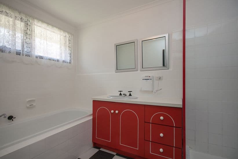 65 Veronica Crescent, Mill Park VIC 3082, Mill Park - Thumbnail 8