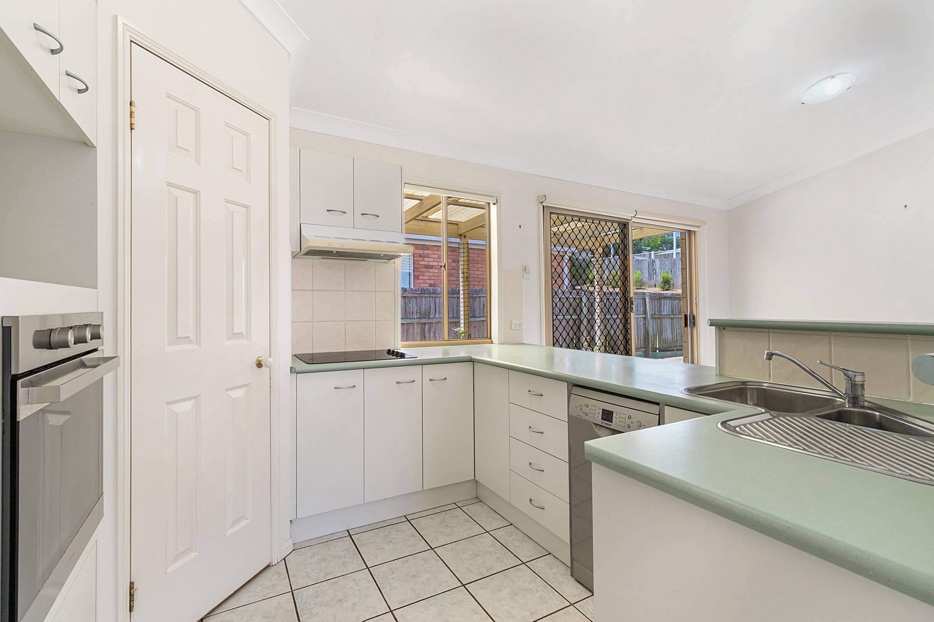12 Chatfield Close, Oxley QLD 4075, Oxley - Thumbnail 2