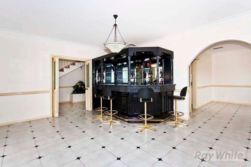 8 Hurkett Place, BOSSLEY PARK NSW 2176, Bossley Park - Thumbnail 2