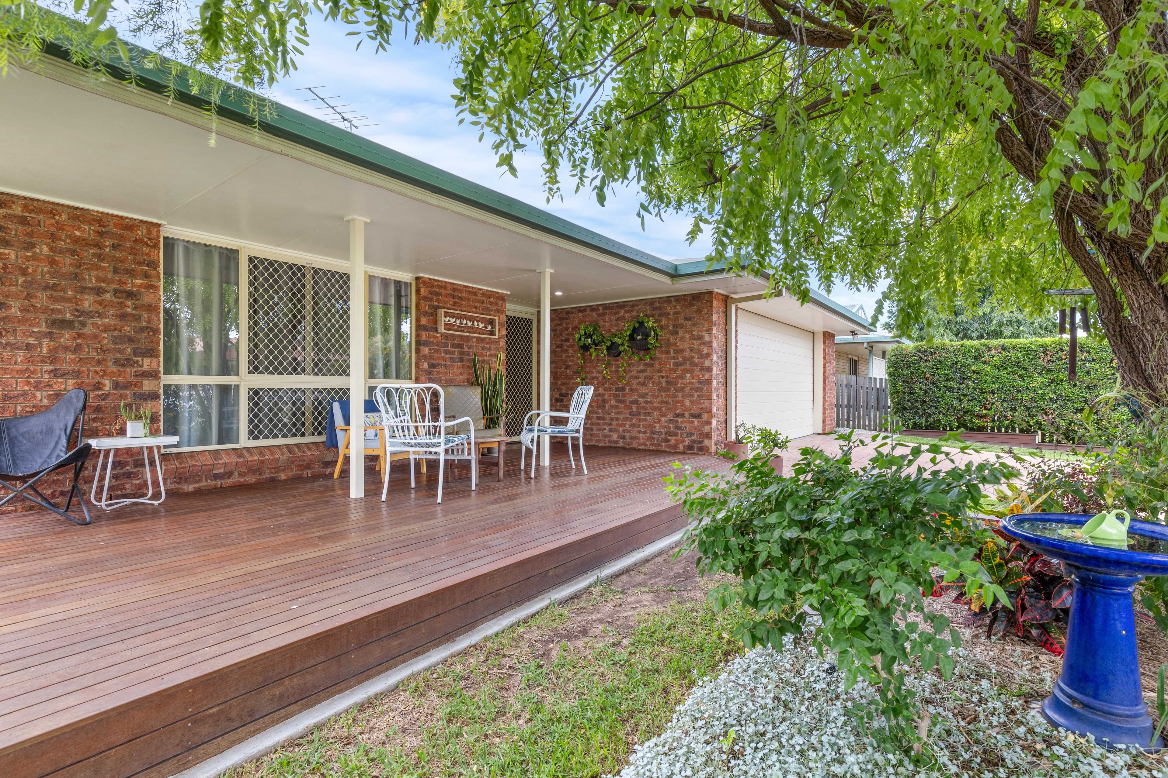 11 Statesman Drive, Emerald QLD 4720, Emerald - Thumbnail 2