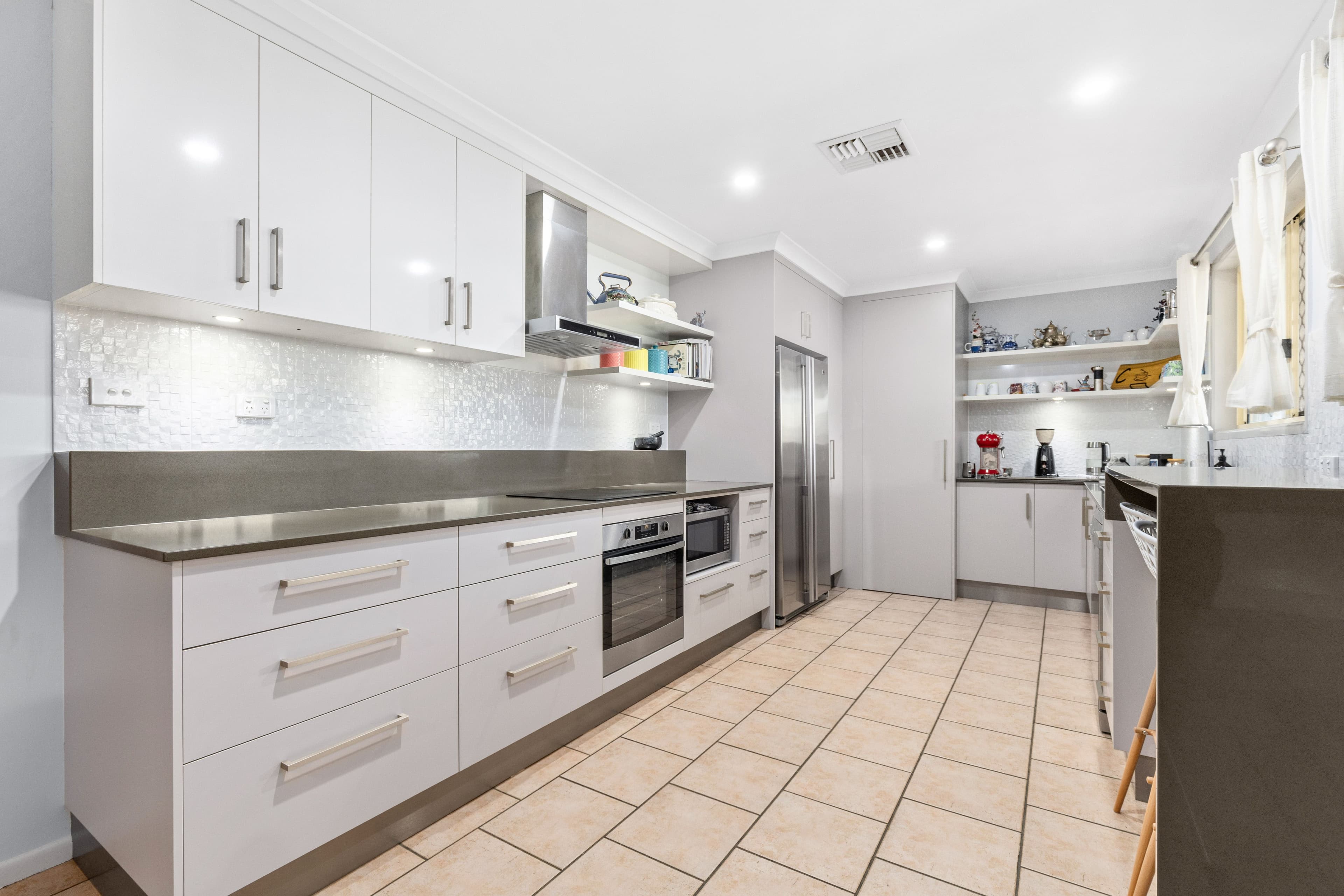 11 Statesman Drive, Emerald QLD 4720, Emerald - Thumbnail 6