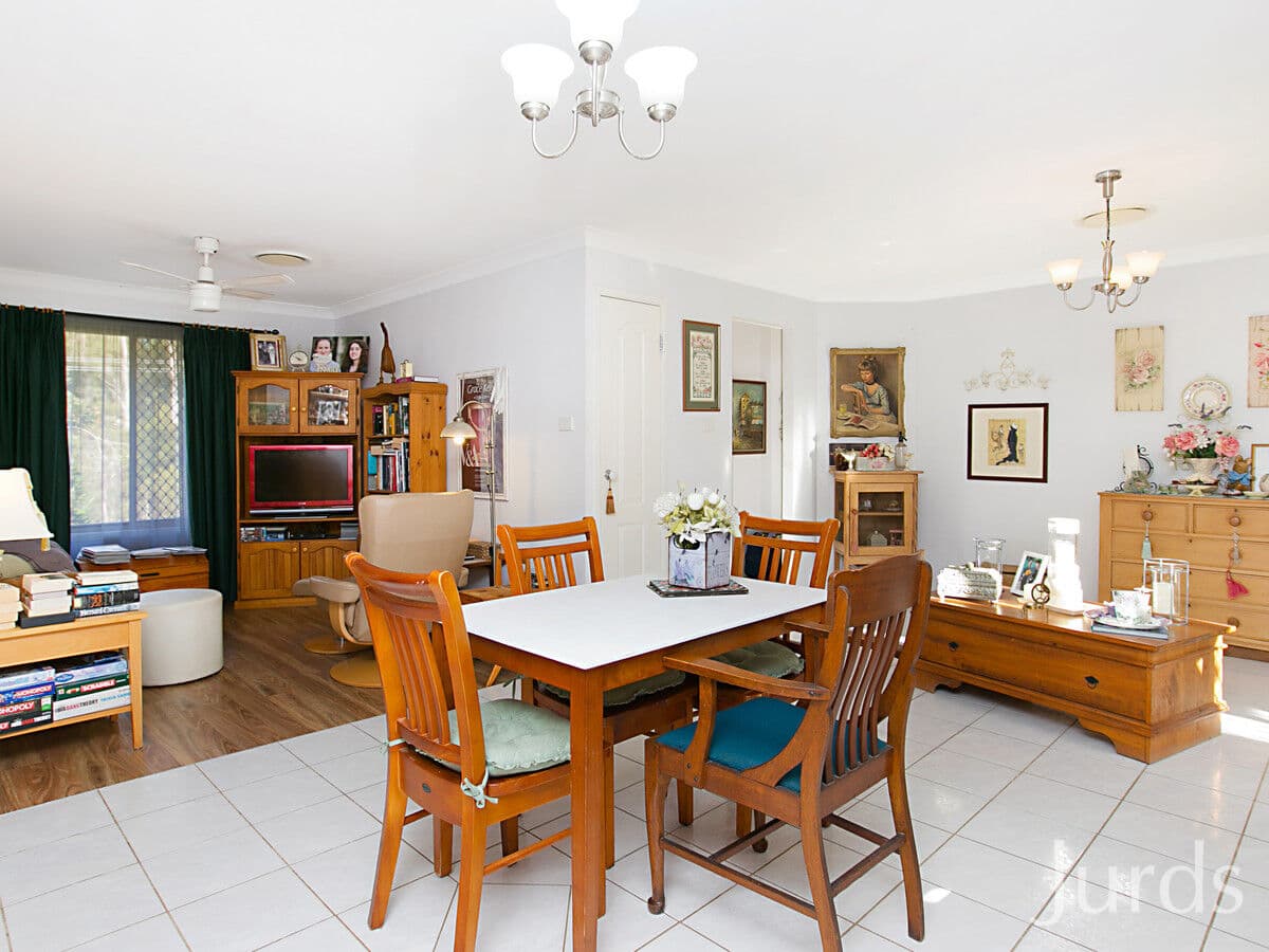 18 Bruce Street, Abernethy, Abernethy - Thumbnail 4