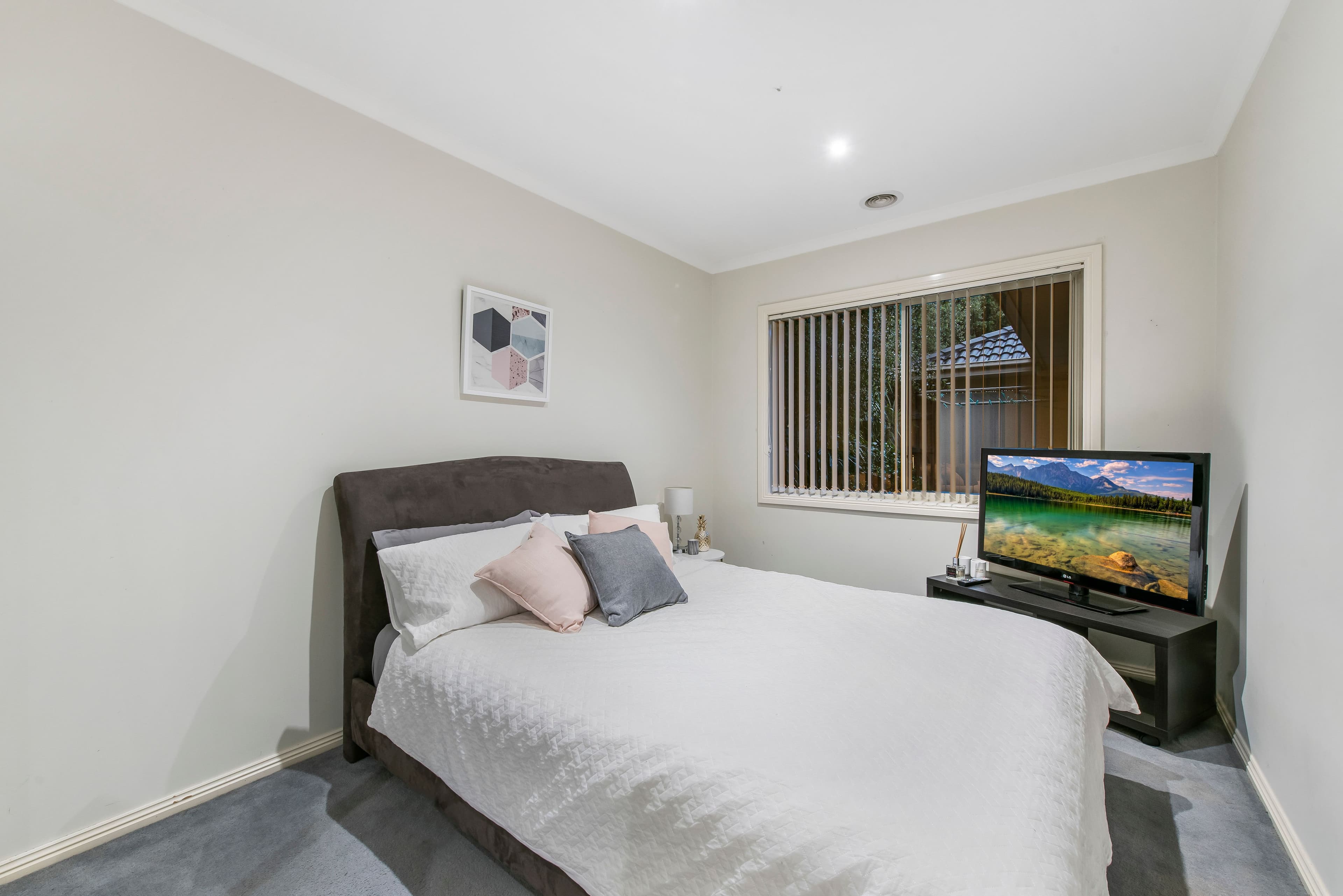 14 Ormond Road, West Footscray - Thumbnail 8