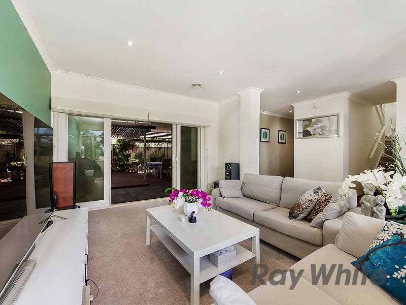 6 Edgewood Court, Cairnlea VIC 3023, Cairnlea - Thumbnail 2