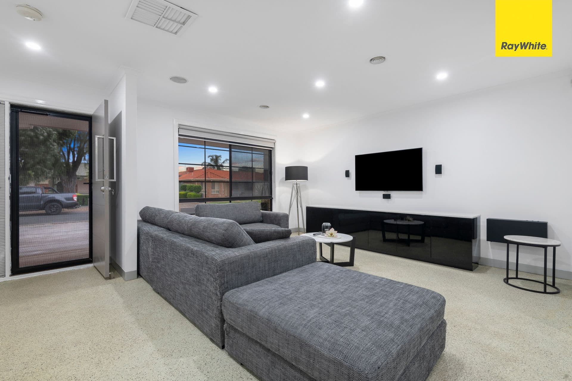 6 Renae Way, Sydenham VIC 3037, Sydenham - Thumbnail 2